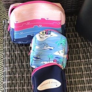 Vineyard vines trio make up bag